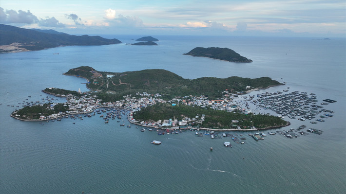 Tuy nhiên, phần đất giao thông, sân bãi - hạ tầng kỹ thuật mà Công ty Trí Nguyên xây dựng đã được Sở Xây dựng cấp Giấy phép xây dựng vào năm 2015 và có bản đồ quy hoạch chi tiết tỉ lệ 1/500 do tỉnh phê duyệt năm 2014. (Ảnh: Lao Động).