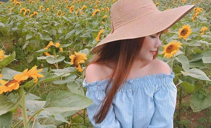 "Thuận vợ thuận chồng tát biển Đông cũng cạn”, quả đúng vậy, Xuân Vy bày tỏ chính nhờ chồng - hậu phương vững và tâm lý là nguồn động lực to lớn để cô gái trẻ luôn mạnh mẽ và giàu sinh lực trên con đường kinh doanh của mình.