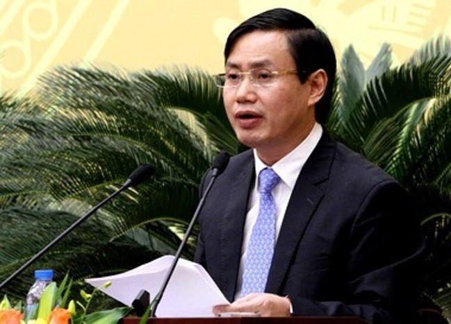 Trước đó, một loạt các lãnh đạo khác liên quan đến vụ án Nhật Cường Mobile cũng bị bắt. Trong đó có ông Nguyễn Văn Tứ, Chánh Văn phòng Thành ủy Hà Nội.