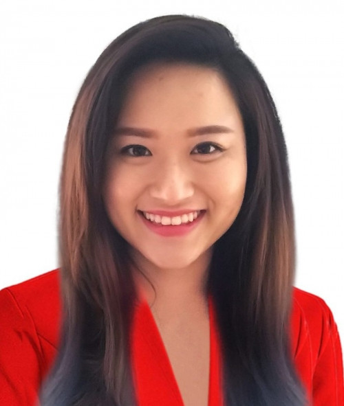 Một người con gái khác của bà Hồ Thị Kim Thoa là Nguyễn Thái Quỳnh Lê cũng nắm giữ hơn 2,23 triệu cổ phiếu DQC, tương đương 6,49%, với giá trị hơn 131,5 tỷ đồng tính theo giá trị cổ phiếu trên thị trường chứng khoán.