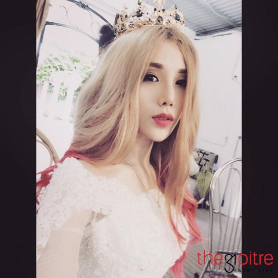 Bản thân mình luôn sống và làm theo những gì mình thích và mình thấy đúng vì vậy những lời dị nghị xung quanh mình cũng không bận tâm lắm. Tuy nhiên nếu góp ý đó tốt thì mình sẵn sàng tiếp thu và thay đổi còn ngược lại những lời công kích, mục đích không tốt mình sẽ im lặng”.