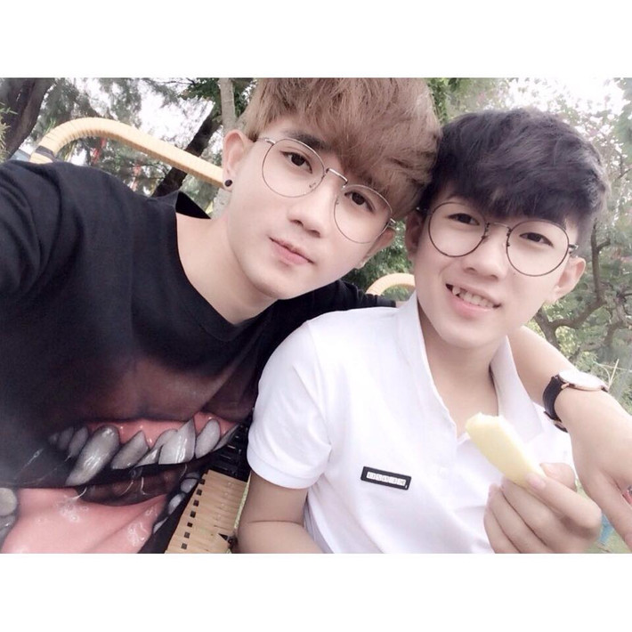 Theo tìm hiểu, Nam đang học lớp 11 A2 tại trường THPT Quốc Thái - An Giang, còn Thanh Liêm vừa mới tốt nghiệp trung học phổ thông. Thanh Liêm cho biết, 2 người đã có kế hoạch chờ cho bạn gái học xong, họ sẽ sớm về chung một nhà. Ảnh: FBNV.