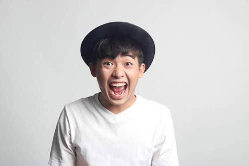 Với nickname Phở Đặc Biệt, Tô Bửu Phát (26 tuổi, TP.HCM) gây chú ý thông qua những video hài hước trong series Thích ăn phở. Các vlog của Phở Đặc Biệt có nội dung hài hước, đời thường và có cách thể hiện mới mẻ. Nhờ vậy, 9X nhanh chóng vụt thành ngôi sao trong giới trẻ trong khoảng cuối năm 2013. Sau JVevermind, Phở Đặc Biệt là người thứ 2 nhận được nút play mạ vàng từ YouTube (cùng nhóm hài BB&BG).