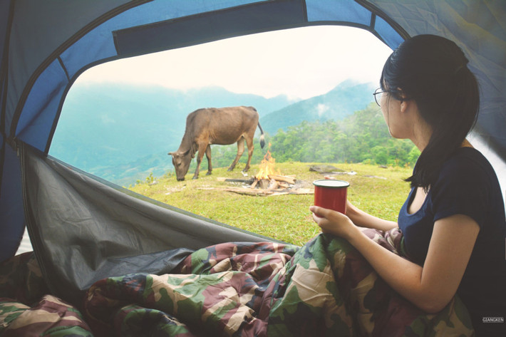 Tuy nhiên, ở đây còn khá hoang vu và là khu vực biên giới nên cần chú ý chọn địa điểm, có liên hệ với người dân địa phương.