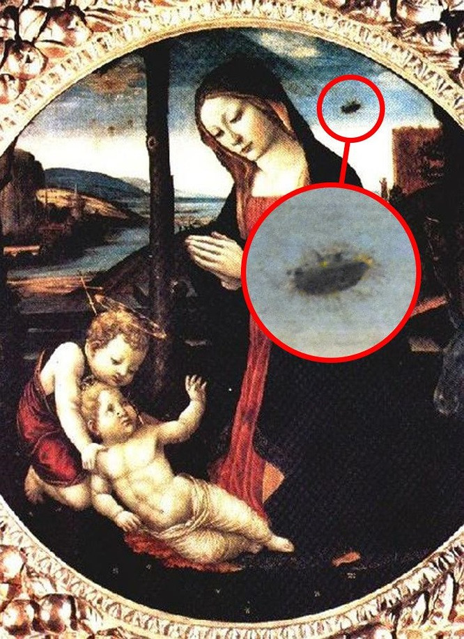 8. Người ngoài hành tinh và vật thể lơ lửng: The Madonna with Saint Giovannino chắc chắn là một trong những bức tranh ẩn chứa nhiều bí ẩn nhất. Các chuyên gia không chỉ tranh luận tác giả bức tranh mà còn nghi ngờ về chi tiết trông giống người ngoài hành tinh trên bầu trời. Một vật thể lơ lửng đã khiến nhiều người liên tưởng đến sự sống ngoài trái đất đã xuất hiện từ nhiều năm về trước.