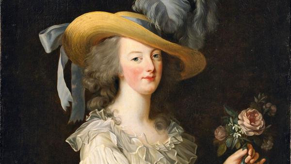 Nữ hoàng Marie Antoinette: Ngày 16/10/1793 Nữ hoàng Marie Antoinette nước Pháp được đưa ra pháp trường bằng một chiếc xe ngựa. Hàng ngàn người đã có mặt để đưa tiễn Nữ hoàng lần cuối. Theo sử sách ghi lại, ngay cả khi cận kề cái chết, Nữ hoàng vẫn giữ thái độ bình tĩnh và vô cùng liều lĩnh. Nhiều người đã hi vọng được nghe một câu nói tử tế và đáng nhớ của bà. Thế nhưng, cuối cùng những điều Nữ hoàng nói lại vô cùng kỳ quặc. Bà đã hướng đến gã đao phủ và nói: "Xin lỗi ngài, tôi không có ý làm thế". Cho đến tận bây giờ, người ta vẫn không giải thích được ý nghĩa câu nói đó của bà.