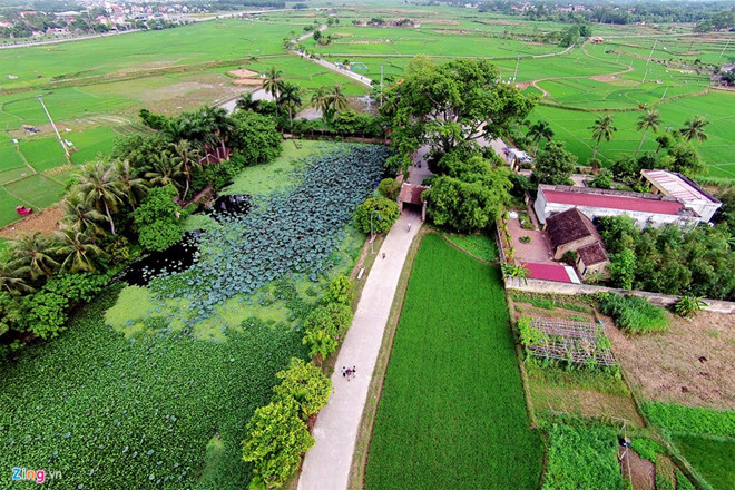 Làng cổ Đường Lâm ở Sơn Tây (Hà Nội) được mệnh danh là “đất hai vua”. Đây là quê hương của Bố Cái Đại Vương Phùng Hưng và Ngô Quyền.