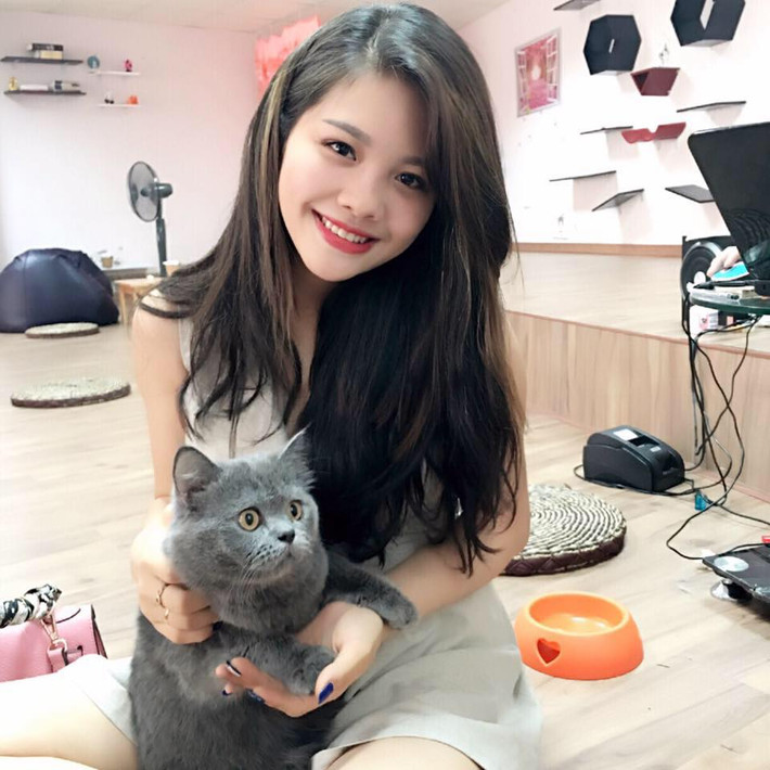 Những hình ảnh tươi trẻ, xinh đẹp của Huyền Trang thời còn “con gái”.