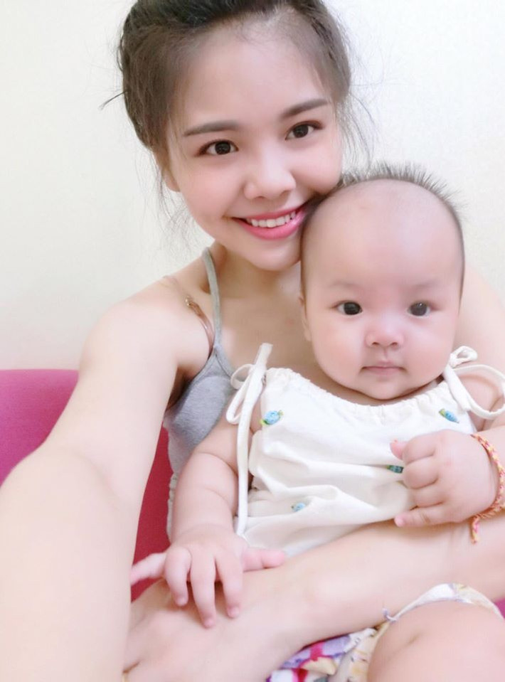 Theo lời bà mẹ trẻ, cô quyết định làm mẹ đơn thân từ khi biết chồng có người tình. Để trải qua giai đoạn đó không bao giờ là dễ dàng, nhưng khi vượt qua rồi cô biết mình phải làm gì để sống tốt vì con gái.