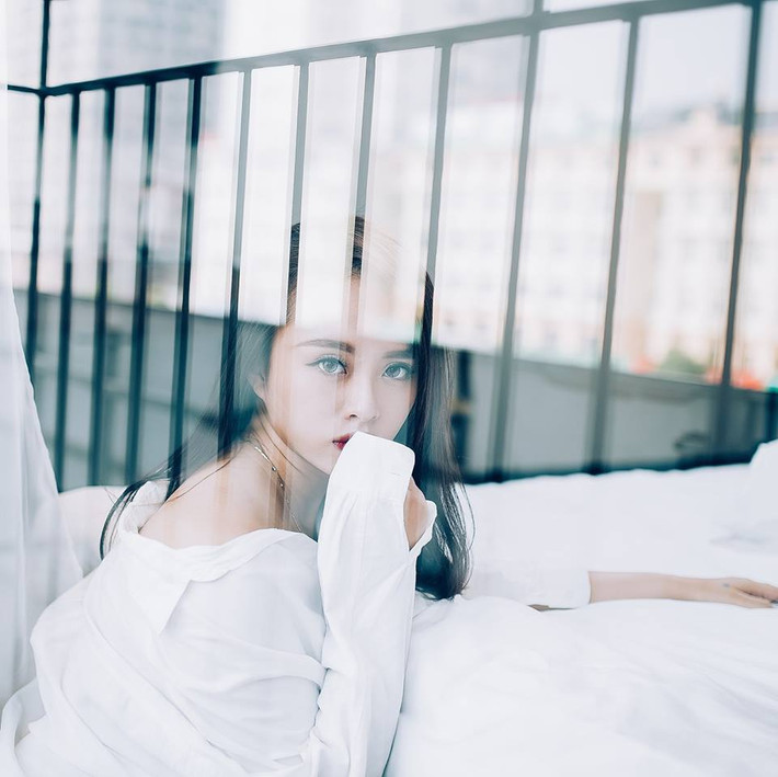 Tuy nhiên về dòng status "đi ăn cỗ người yêu cũ" gây xôn xao, Hà My tiết lộ đó chỉ là một trò đùa của cô mà thôi. Bức ảnh Hà My đăng lên trang cá nhân được chụp trong đám cưới một người chị, không phải đám cưới của người yêu cũ. Cô gái 21 tuổi đăng dòng status như vậy chỉ với mục đích tạo sự vui vẻ cho bản thân và bạn bè của mình, hoàn toàn không có ý định "dìm hàng" bất cứ ai giống như nhiều lời đồn đoán của dân mạng trước đó.