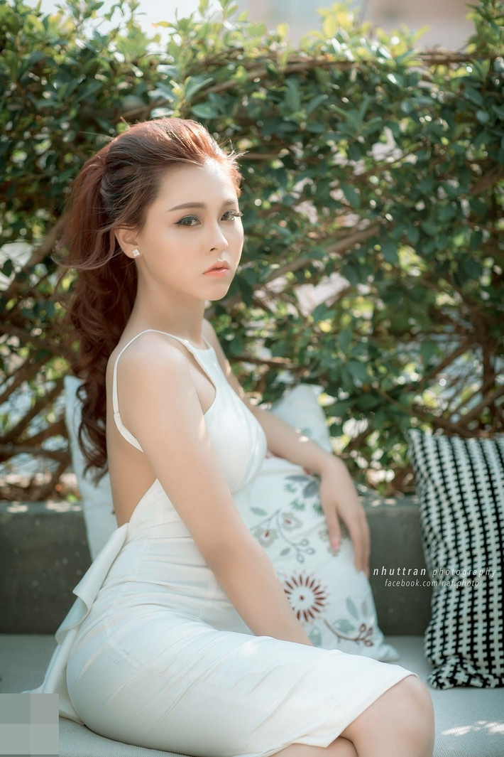Lee Ann cao 1m65, với thân hình cân đối, đôi chân dài miên man của cô là lợi thế rất lớn cho công việc của người mẫu ảnh. Không thể phủ nhận rằng, gương mặt của cô nàng cực kỳ cuốn hút và biểu cảm, cô như thỏi nam châm thu hút mọi ánh nhìn. Ảnh: Nhu Tran.