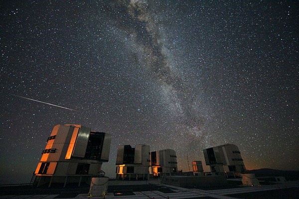 2. Mưa sao băng Perseids: Perseids là tên gọi của một trong những cơn mưa sao băng nổi tiếng nhất trên thế giới. Cái tên Perseids có gốc từ tiếng Hy Lạp cổ, gắn liền với Á thần Perseus. Trong tiếng Việt, hiện tượng này có biệt danh rất mỹ miều là Anh Tiên.