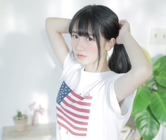 Lý giải về điều này, Phương Nhi cho biết cô là fan Kpop từ cách đây 6 năm và yêu mến văn hóa Hàn Quốc. Vì thế, phong cách của thiếu nữ ít nhiều bị ảnh hưởng bởi xứ sở kim chi.