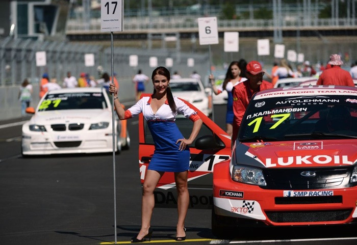 Các cô gái Nga trong giải F1.