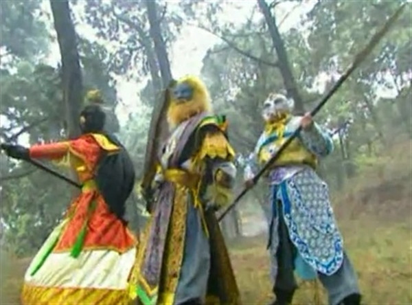 7. Kim Sí Điểu (từ nạn thứ 61: Bị núi Sư Đà, đến nạn thứ 64: Thỉnh Phật Tổ bắt đại bàng): Kim Sí Điểu là tam đệ trong ba đại ma vương thống lĩnh núi Sư Đà. Lão đại nguyên là con sư tử vật cưỡi của Văn Thù Bồ Tát. Lão nhị là con voi vật cưỡi của Phổ Hiền Bồ Tát.