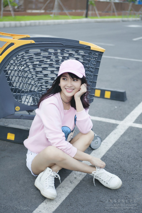 Về phía "hot girl xe bus" Bảo Trang, trước nhiều dòng bình luận góp ý, cô nàng luôn tỏ rõ thái độ chịu lắng nghe và tiếp thu. Người đẹp 9X gửi lời cám ơn tới tất cả những người xem, yêu thích clip của mình, đặc biệt là những người đã thẳng thắn góp ý xây dựng. Bảo Trang cho biết sẽ cố gắng rèn luyện, học hỏi nhiều hơn nữa để đem đến cho khán giả, cộng đồng mạng những sản phẩm âm nhạc, những clip cover hay nhất trong tương lai.