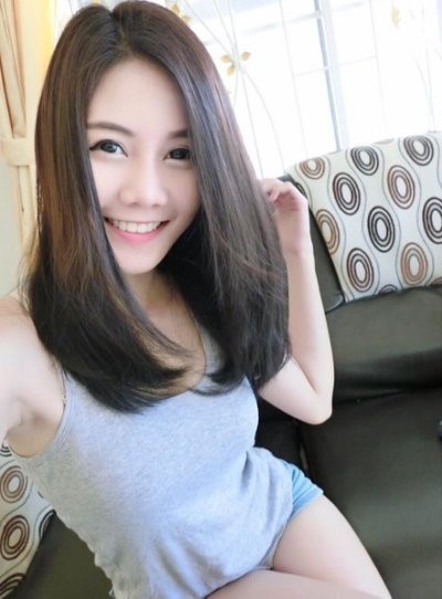 Nói về bản thân, Kesinee chia sẻ cô đặc biệt yêu thích, đam mê điện ảnh. Cô nàng sẵn sàng “đốt” thời gian để xem nhiều bộ phim từ kinh điển đến hiện đại và luôn ấp ủ ước mơ trở thành đạo diễn hoặc diễn viên trong tương lai.