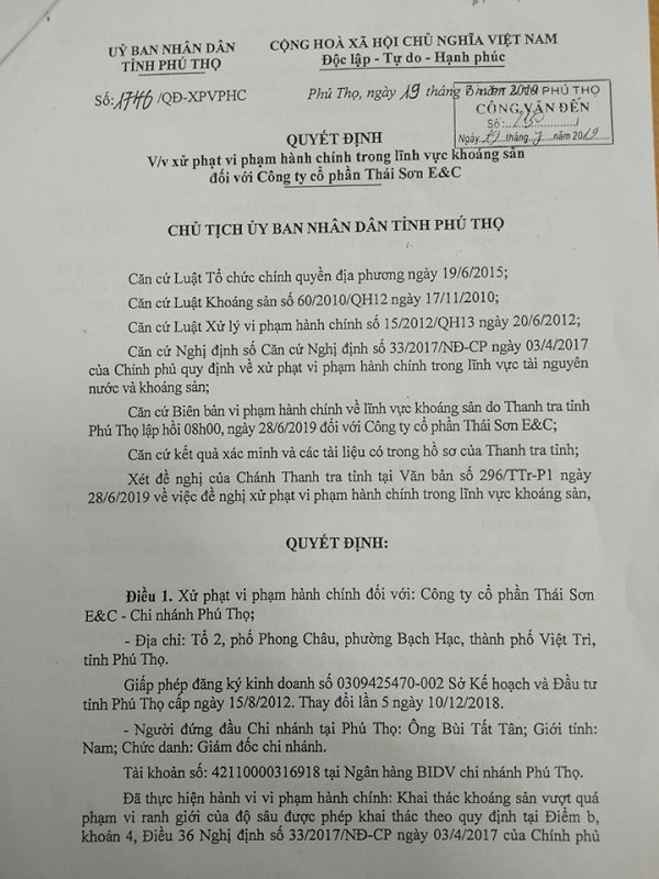 Trước đó, tháng 6/2019, Công ty CP Thái Sơn E&C bất ngờ bị Thanh tra tỉnh Phú Thọ lập biên bản vi phạm hành chính về lĩnh vực khoáng sản, UBND tỉnh Phú Thọ sau đó ra quyết định xử phạt vi phạm hành chính trong lĩnh vực tài nguyên và khai thác khoáng sản với số tiền 100 triệu đồng với doanh nghiệp này, vì lý do đã khai thác khoáng sản vượt quá phạm vi ranh giới của độ sâu được phép khai thác. Công ty CP Thái Sơn E&C còn bị xử phạt bổ sung bằng cách tước quyền sử dụng giấy phép khai thác khoáng sản 4 tháng (kể từ ngày 31/5/2019).