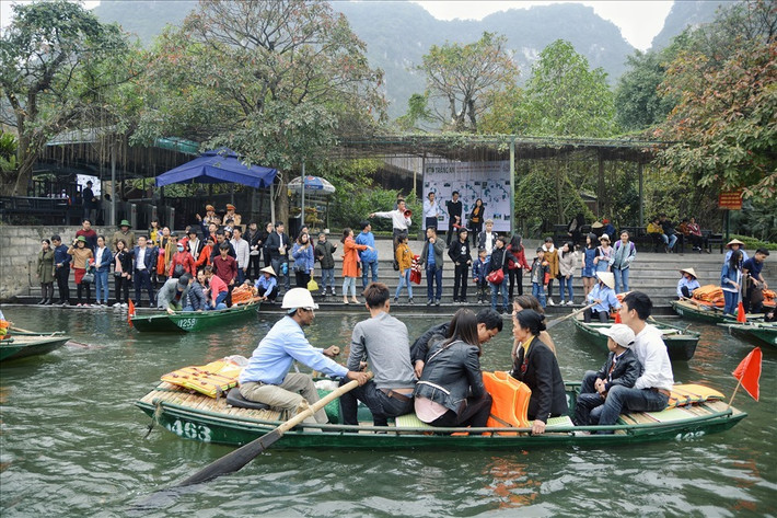 Ngày 25/6/2014, quần thể danh thắng Tràng An đã được UNESCO ghi danh vào danh mục Di sản thế giới, trở thành Di sản hỗn hợp đầu tiên của Việt Nam và Đông Nam Á được UNESCO công nhận. Ảnh: Thanh Huế