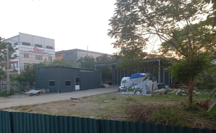Để xử lý dứt điểm các trường hợp vi phạm đã nêu, thông tin thêm với phóng viên, ông Nguyễn Đắc Lực - Trưởng phòng Nông nghiệp và Môi trường huyện Quốc Oai (Hà Nội) cho biết, sẽ trao đổi với Đội quản lý trật tự xây dựng kiểm tra.