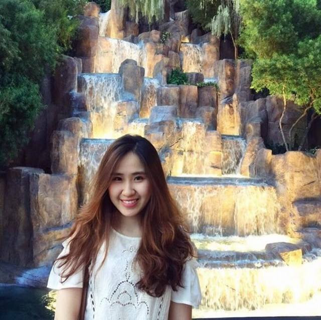 Khi sang xứ người học tập, Ngọc Mai còn đảm nhiệm chức vụ Phó chủ tịch hội sinh viên Việt Nam tại ĐH Bryn Mawr. Sẵn những kinh nghiệm hoạt động văn nghệ trong trường, cô bạn là sợi dây gắn kết giúp các bạn sinh viên Việt có cơ hội gần gũi, trao đổi và giúp đỡ nhau nhiều hơn bằng các buổi trò chuyện, pinic, dã ngoại.