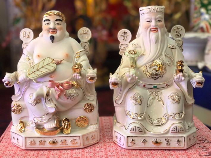 Những món đồ này cũng có thể là chất xúc tác trong phong thủy giúp thu hút tài lộc, may mắn.