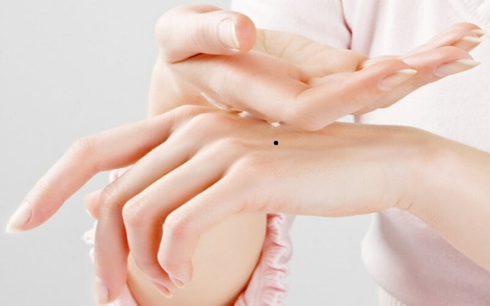 Tuy nhiên, trong cuộc đời, họ gặp nhiều trở ngại, trắc trở, thường bị tiểu nhân quấy phá. Nếu không nỗ lực vươn lên thì sự nghiệp của họ chỉ bình bình chứ không có gì đột phá.