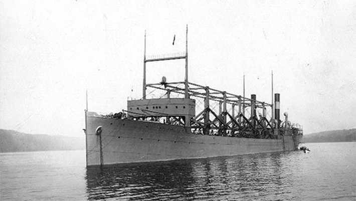 Tam giác Bermuda từng là một vùng đất không có gì đáng chú ý cho tới năm 1918 khi tàu USS Cyclops bị chìm cùng với 300 người trên đó. Con tàu này không hề gửi tín hiệu kêu cứu cũng như chưa bao giờ được tìm thấy. Tổng thống Mỹ Woodrow Wilson từng nói rằng: "Chỉ Chúa và biển cả mới biết điều gì đã xảy ra với con tàu này".