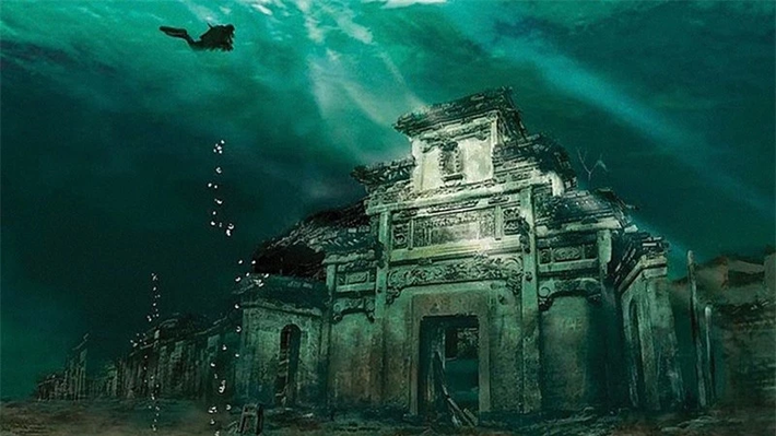 Các tài liệu cho thấy, kỳ quan chìm dưới nước này được kiến thiết lần đầu tiên dưới triều nhà Hán (25-200) hoặc triều nhà Đường (618-907) và đạt tới thời kỳ huy hoàng vào triều nhà Minh, nhà Thanh (1368-1912).
