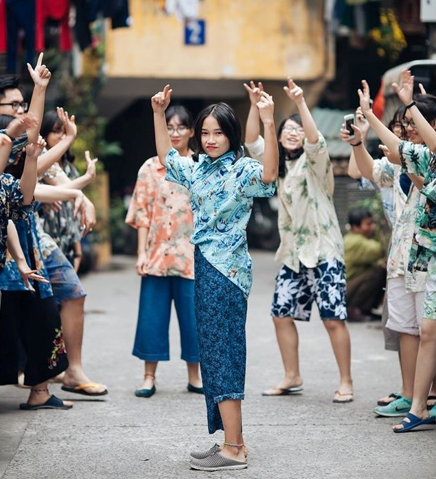 Sau bộ ảnh kỷ yếu độc đáo này, tập thể lớp trở nên gắn bó và đoàn kết với nhau hơn. Tuy nhiên, họ vẫn không quên mục tiêu chính là chăm chỉ học tập cho kỳ thi sắp tới.
