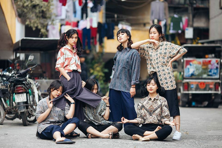 Sau khi xem lại những hình ảnh này, thầy cô giáo và các phụ huynh đều tỏ ra thích thú, khen ngợi các bạn trẻ.