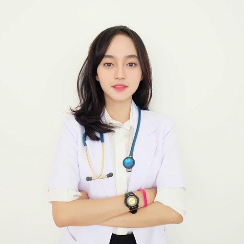 Single mới nhất, đánh dấu sự lấn sân của Indah sang lĩnh vực ca hát có tên "Inikah Cinta". Được giới chuyên môn đánh giá là có chất giọng du dương, truyền cảm, khuôn mặt ăn hình, Indah được kỳ vọng sẽ có nhiều bước tiến mới trong sự nghiệp nghệ thuật.