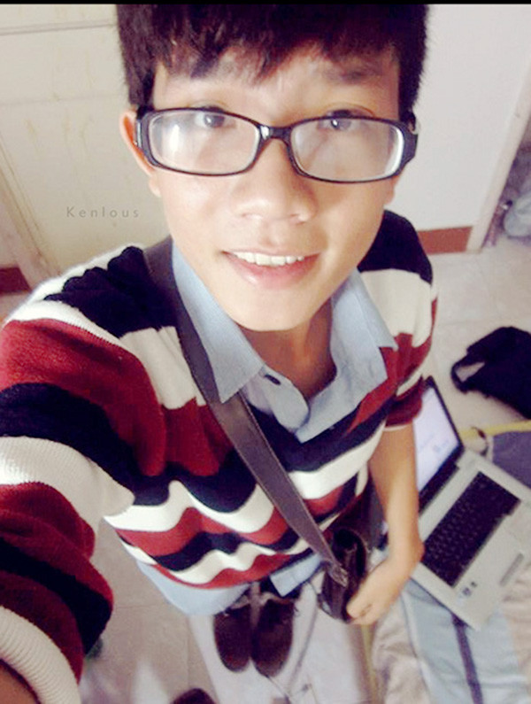 Ngoại hình của Tuấn Phong trước đây được nhận xét là hoàn toàn không có gì nổi bật, thậm chí còn bị cho là ngố tàu. Số khác lại bảo vệ anh chàng "đẹp trai nhất Việt Nam", cho rằng ai cũng từng có quá khứ, luôn cần học hỏi, thay đổi để hoàn thiện hơn trong tương lai.
