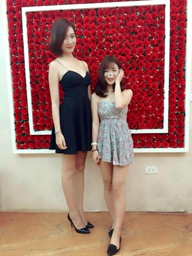Theo tìm hiểu, "cô gái cao nhất Vịnh Bắc Bộ" tên thật là Bùi Thị Thảo Phương, sinh năm 1995, đang sinh sống và học tập tại Hà Nội. Biệt danh rất kêu mà Thảo Phương được dân mạng đặt cho ăn theo một phong trào hiện đang rất phổ biến. Dân mạng sẽ gán những cụm từ như "nhất Vịnh Bắc Bộ", "nhất dải ngân hà", hay "nhất hệ mặt trời" cho những cô gái xinh đẹp, gây ấn tượng ban đầu với người đối diện.