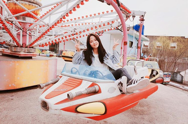 Không chỉ xinh đẹp, Mina còn được cộng đồng mạng ca ngợi như hy vọng của đội tuyển bóng đá nữ Hàn Quốc bởi tài năng và niềm đam mê với môn thể thao vua.