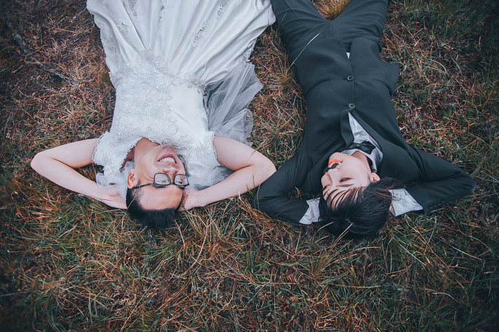 Khi được hỏi muốn gửi gắm điều gì tới bạn đời, Trâm bày tỏ: 'Trước kia em hay nói vì anh mà tuổi thanh xuân của em bị bỏ lỡ nhiều thứ. Em biết mình đã khiến anh buồn và rất xin lỗi anh. Đến hiện tại thì em mới nhận ra thanh xuân của mình chính là anh... Vì vậy em mong rằng cả tuổi trung niên hay già hơn nữa thì hai đứa mình vẫn mãi hạnh phúc như bây giờ anh nhé!'.