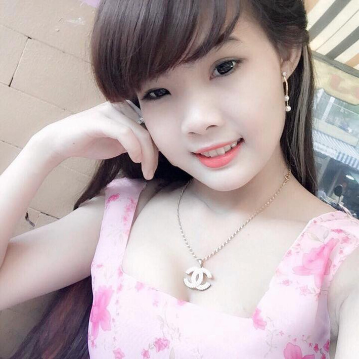 Cô bạn sở hữu làn da trắng bóc, thân hình khá nảy nở, phù hợp với phong cách quyến rũ, sexy mà các nữ DJ ở Việt Nam thường hướng tới.