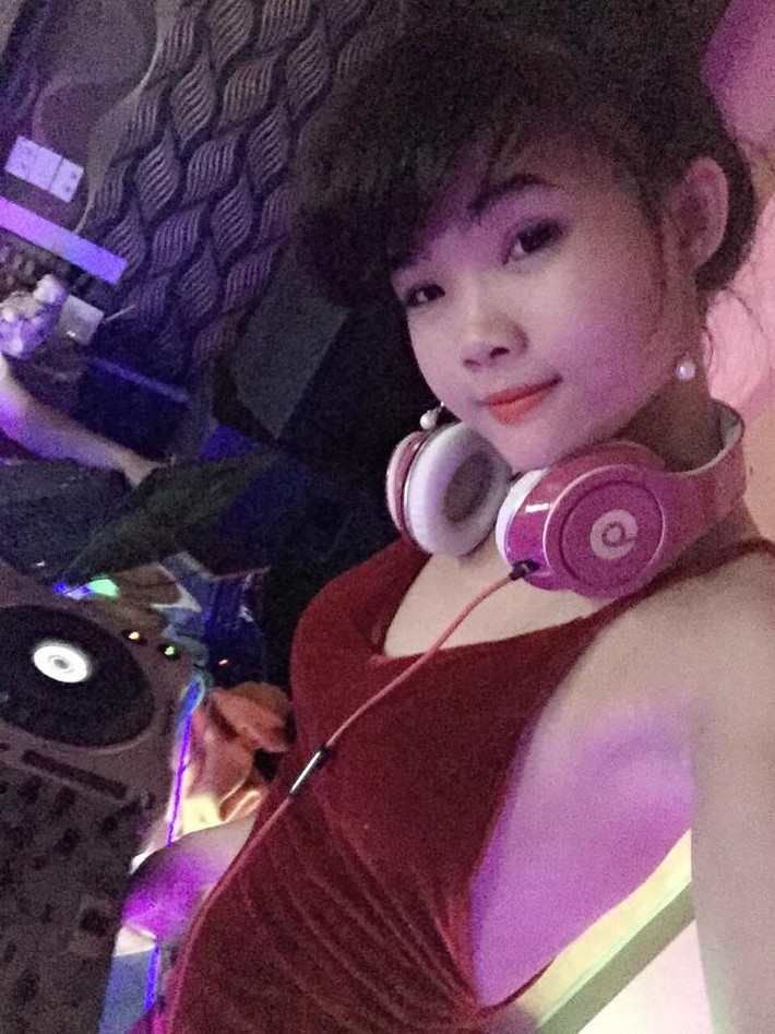 Nguyễn Bé Vi là tên thật của DJ Vi Milk (hay Vi Sữa), được khá nhiều bạn trẻ miền Tây, Sài Gòn biết đến. Bé Vi sinh năm 1995, luôn khiến nhiều người bất ngờ với cái tên và nghề nghiệp của mình.