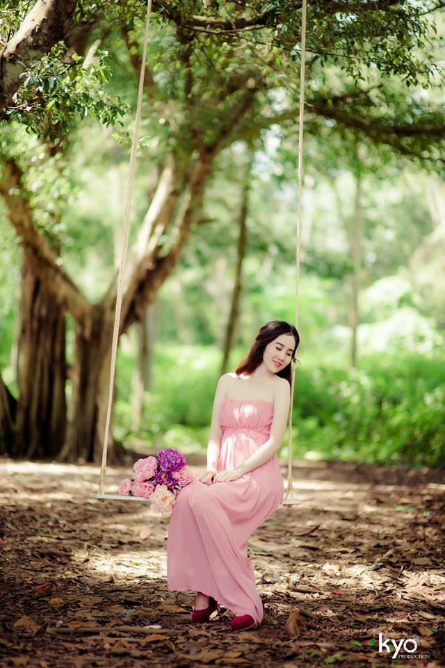 Được biết, công việc giáo viên mà Kiều Trang lựa chọn là do định hướng của gia đình từ nhỏ, do chiều lòng cha mẹ nên cô nàng buộc lòng phải theo nghiệp giảng dạy, thực chất Kiều Trang có đam mê lớn nhất với kinh doanh và nghệ thuật. Ảnh: Kyo.