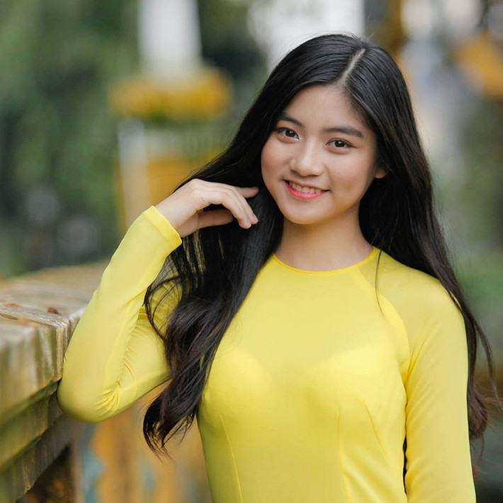 Không chỉ xinh đẹp, 9X còn được nhiều người nhớ đến với cái tên giống hoàng hậu Nam Phương thời Nguyễn, người từng được cho là 3 năm liền đoạt giải hoa hậu Đông Dương. Nhiều người hay đùa Nam Phương xinh xắn, có nhiều nét đẹp dịu dàng như vậy một phần bởi cái tên giống với biểu tượng sắc đẹp một thời của phụ nữ Việt Nam.