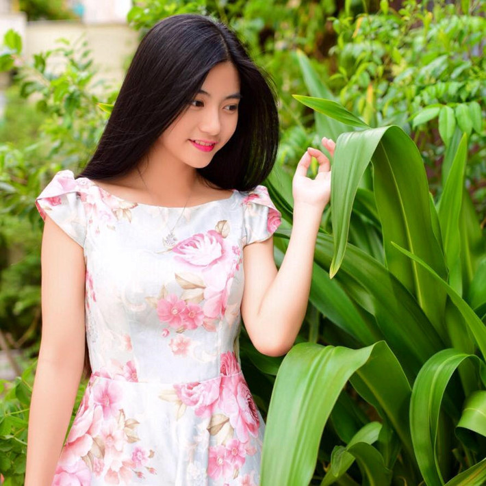 Miss Teen Nguyễn Bùi Nam Phương có sở thích vào bếp nấu nướng, chăm trẻ, làm từ thiện. 12 năm phổ thông, 9X là học sinh khá giỏi.