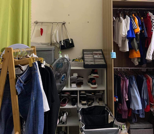 “Trang trí lại nhà cửa nói chung, trang trí phòng ngủ nói riêng đang được rất nhiều bạn trẻ ưa chuộng. Có nhiều người muốn thay đổi lại phòng, nhà của mình nhưng lại không làm được, họ phải chi ra cả chục triệu để thuê người lên ý tưởng và làm”, chị cho hay.