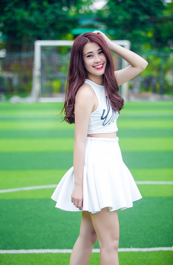 3. Ngọc Thảo - 1,4 triệu followers Tên thật: Lê Trương Ngọc Thảo, 27 tuổi, TP.HCM Quán quân Ngôi sao thời trang 2009 Người mẫu ảnh, quảng cáo, diễn viên, YouTuber, beauty blogger Dự án tham gia: Thích Ăn Phở, 'Căn hộ 69', phim điện ảnh 'Bạn gái tôi là sếp', phim ngắn quảng cáo cùng Kim Woo Bin và Song Ji Hyo.