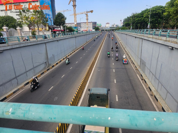 Hầm chui tại nút giao thông Điện Biên Phủ được khởi công tháng 12/2016. Hầm có hình chữ Y, chiều dài tuyến xây dựng hầm chui là 432m, trong đó hầm kín dài 80m, hầm hở dài 180m và chiều dài đường dẫn 172 m.