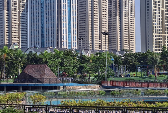 Thậm chí, có nhiều hạng mục công trình khác đã mục nát, rỉ sét theo thời gian.