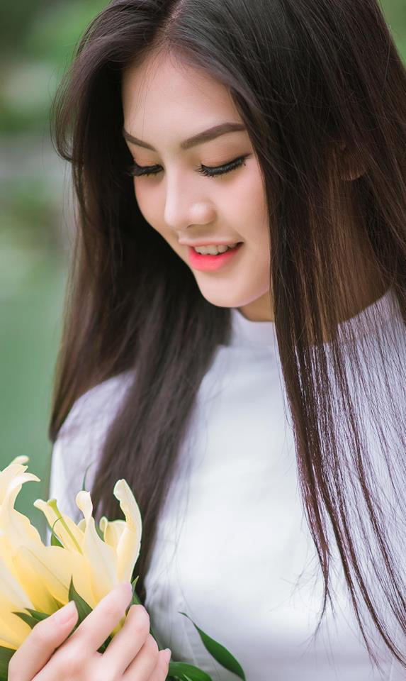 Vượt lên với số lượt bình chọn áp đảo, Đặng Nguyễn Phương Nghi xuất sắc giữ ngôi vị đầu bảng trong top 12 thí sinh được yêu thích nhất Miss Teen 2017 vòng 2. Cô nữ sinh đến từ Đồng Nai nổi bật với chiều cao 1m71 và bảng thành tích học tập tốt.