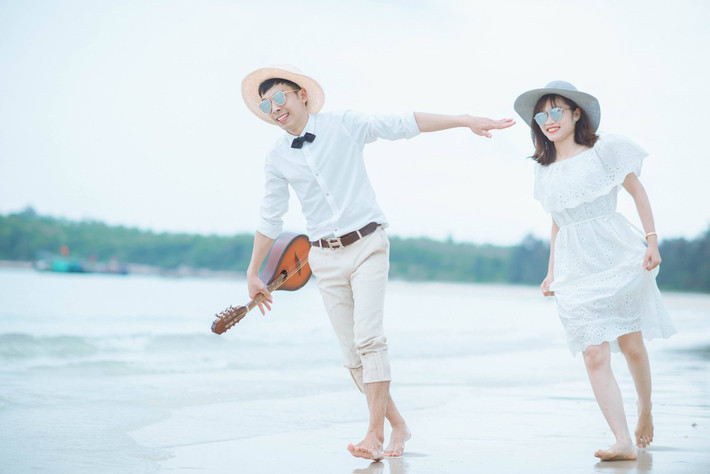 Để “đưa nàng về dinh” là cả một quá trình nhọc nhằn, khó khăn của chú rể Lê Đông. Tuy nhiên, sau tất cả cặp đôi trẻ đã nhận ra tình cảm của nhau và cùng nắm tay nhau đi đến bến bờ hạnh phúc.