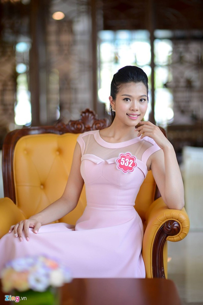 Tuy nhiên, tình cảm này đơn giản chỉ xuất phát từ sự cảm mến, yêu quý rất vô tư. Là một người rất cuồng nhiệt với bóng đá Việt Nam, người đẹp Đỗ Thị Huệ cảm thấy rất ấn tượng và luôn trân trọng những gì HLV người Nhật Bản làm cho ĐT Việt Nam trong thời gian qua.