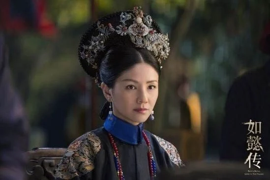 Thuần Phi (Thuần Huệ Hoàng Quý Phi): Thuần Phi tên là Thô thị – mỹ nữ được vua Càn Long sủng ái nhất. Không xuất thân cao quý lại là người Hán, khi đến tuổi trưởng thành, bà trở thành Cách Cách của tứ hoàng tử Hoằng Lịch.
