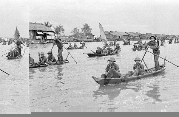 Bộ đội địa phương thị xã Cà Mau tiến vào giải phóng thị xã.